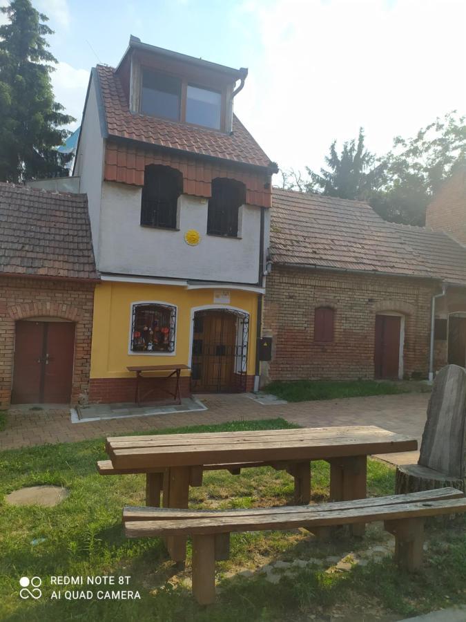 Penzion Slunce Nad Vinnym Sklepem Moravská Nová Ves Zewnętrze zdjęcie