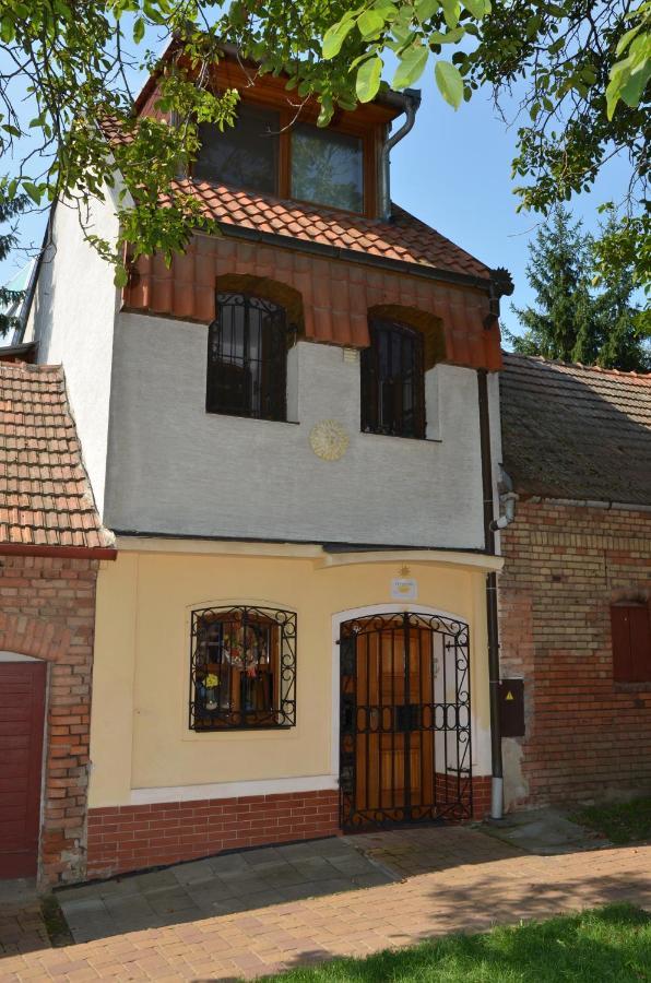 Penzion Slunce Nad Vinnym Sklepem Moravská Nová Ves Zewnętrze zdjęcie